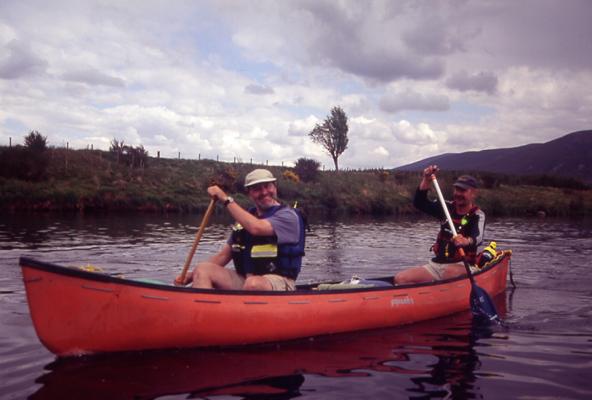 Jinaka Canoe Guides-  Doubles paddling on the Spey